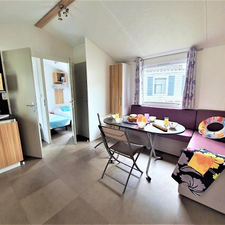 فندق Camping Le Clos Des Pins سا يْليرْ دو ري المظهر الخارجي الصورة