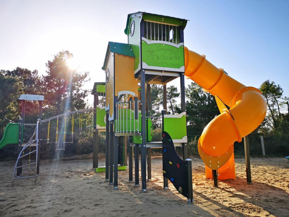 فندق Camping Le Clos Des Pins سا يْليرْ دو ري المظهر الخارجي الصورة