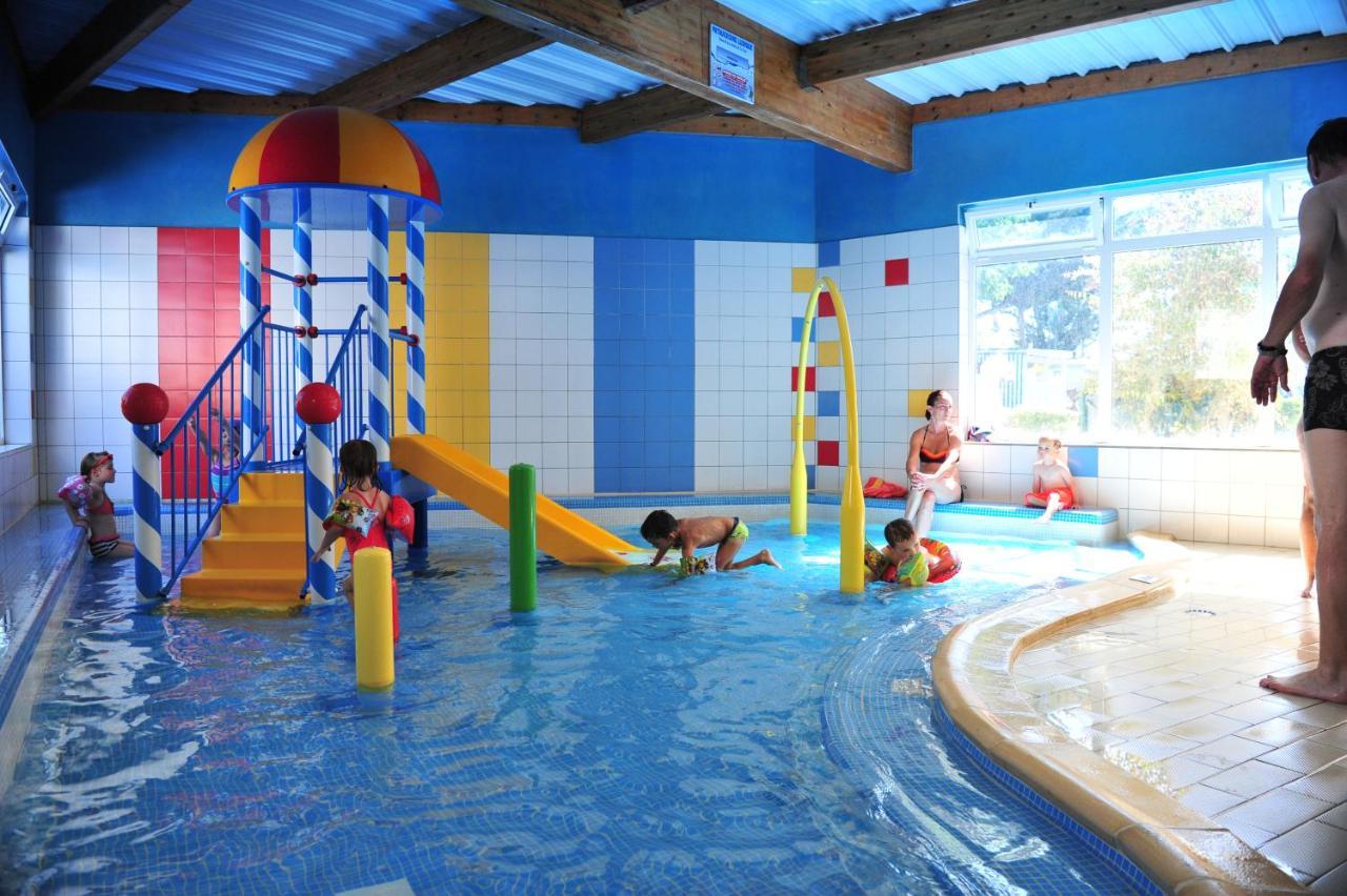 فندق Camping Le Clos Des Pins سا يْليرْ دو ري المظهر الخارجي الصورة