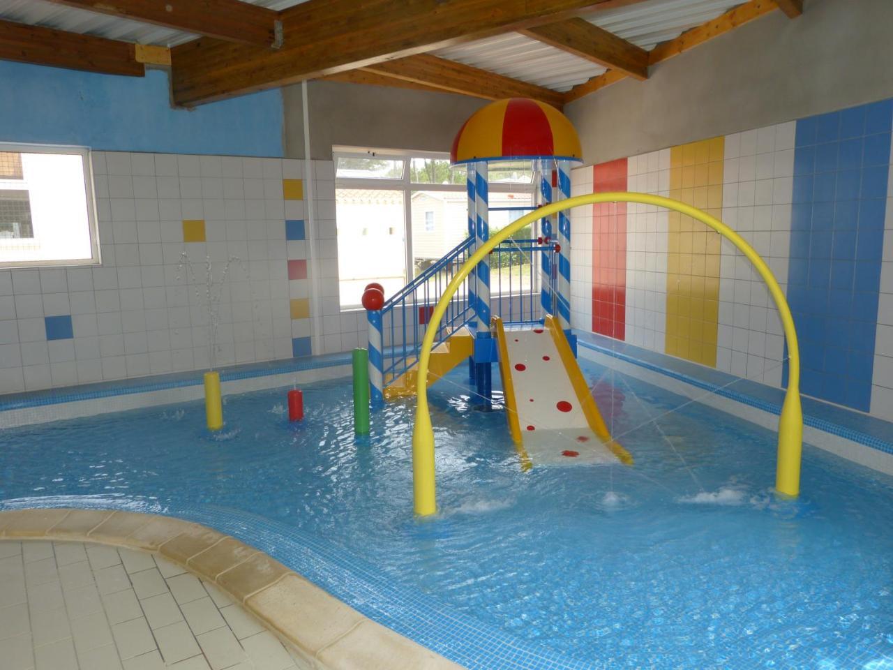 فندق Camping Le Clos Des Pins سا يْليرْ دو ري المظهر الخارجي الصورة